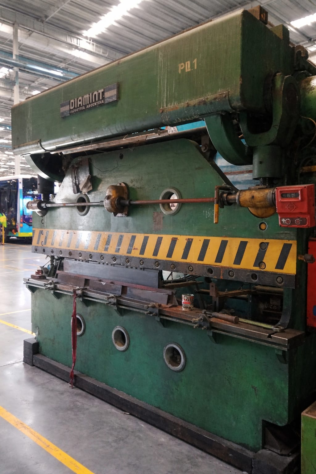 Plegadora DIAMINT 3000mm x 120tn